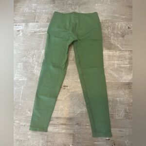 Alphalete Amplify Leggings in Green in size USWXL